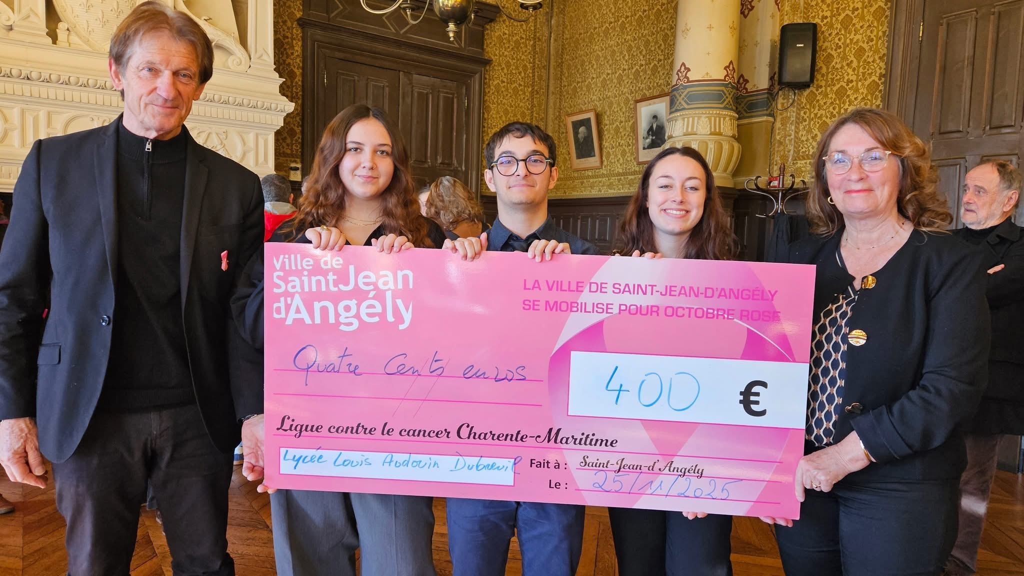 Défilé de mode Octobre Rose 2025 : des lycéens solidaires!