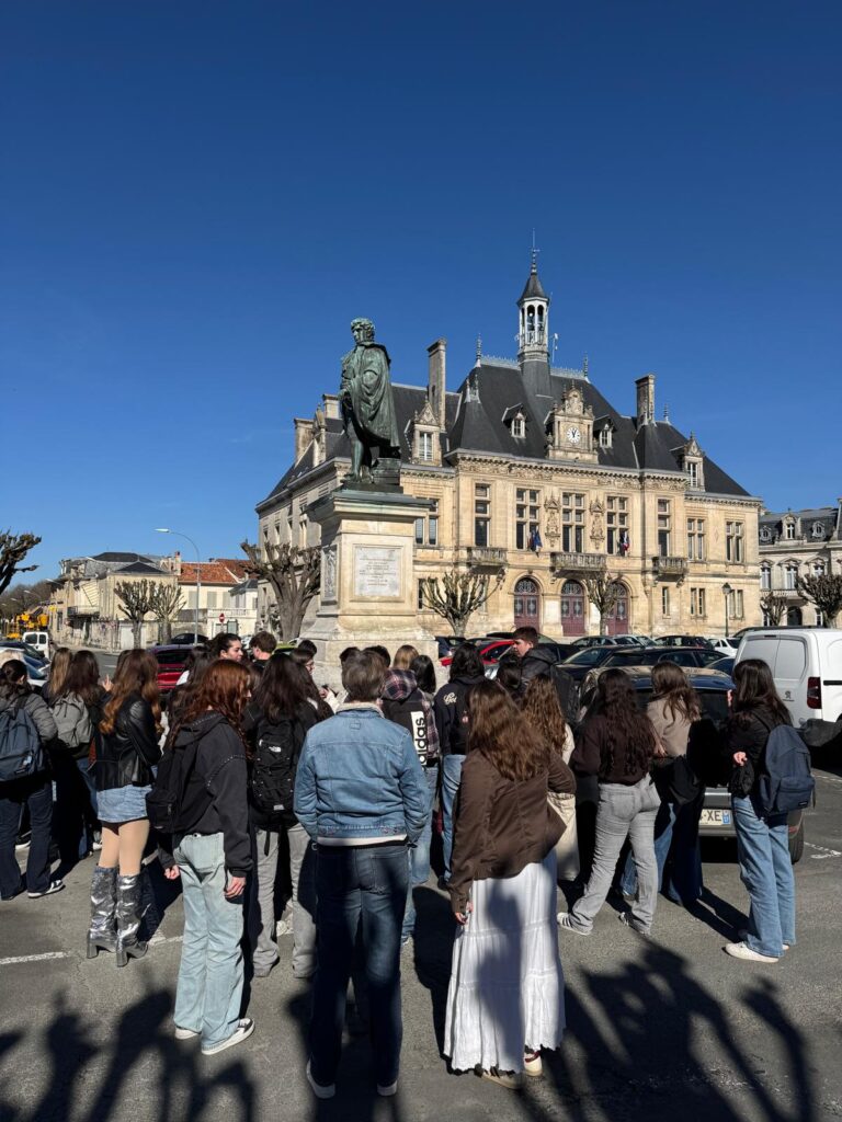 🇪🇺🇫🇷🇮🇹🇵🇹 Erasmus+ LGT : semaine multinationale 28 Place de lhotel de ville